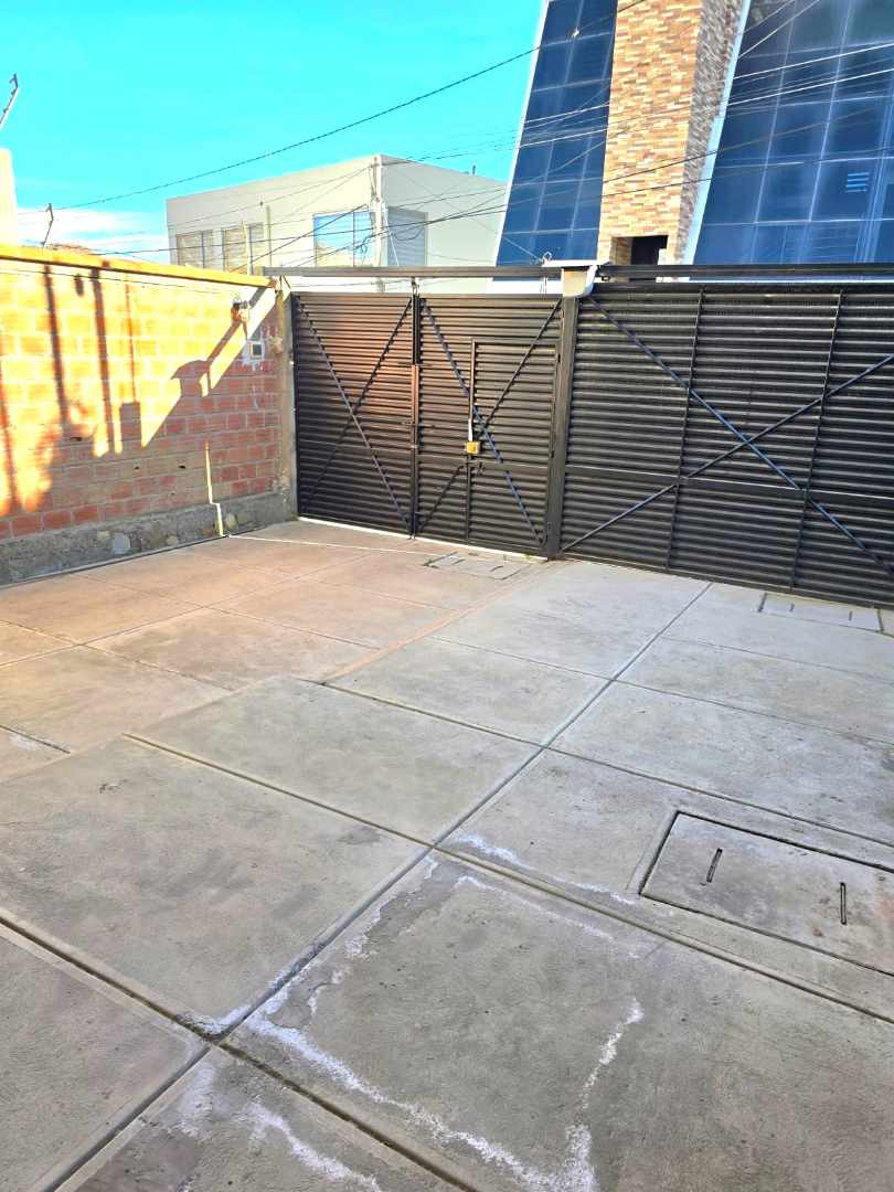 Casa en Achumani en La Paz 2 dormitorios 5 baños 2 parqueos Foto 45