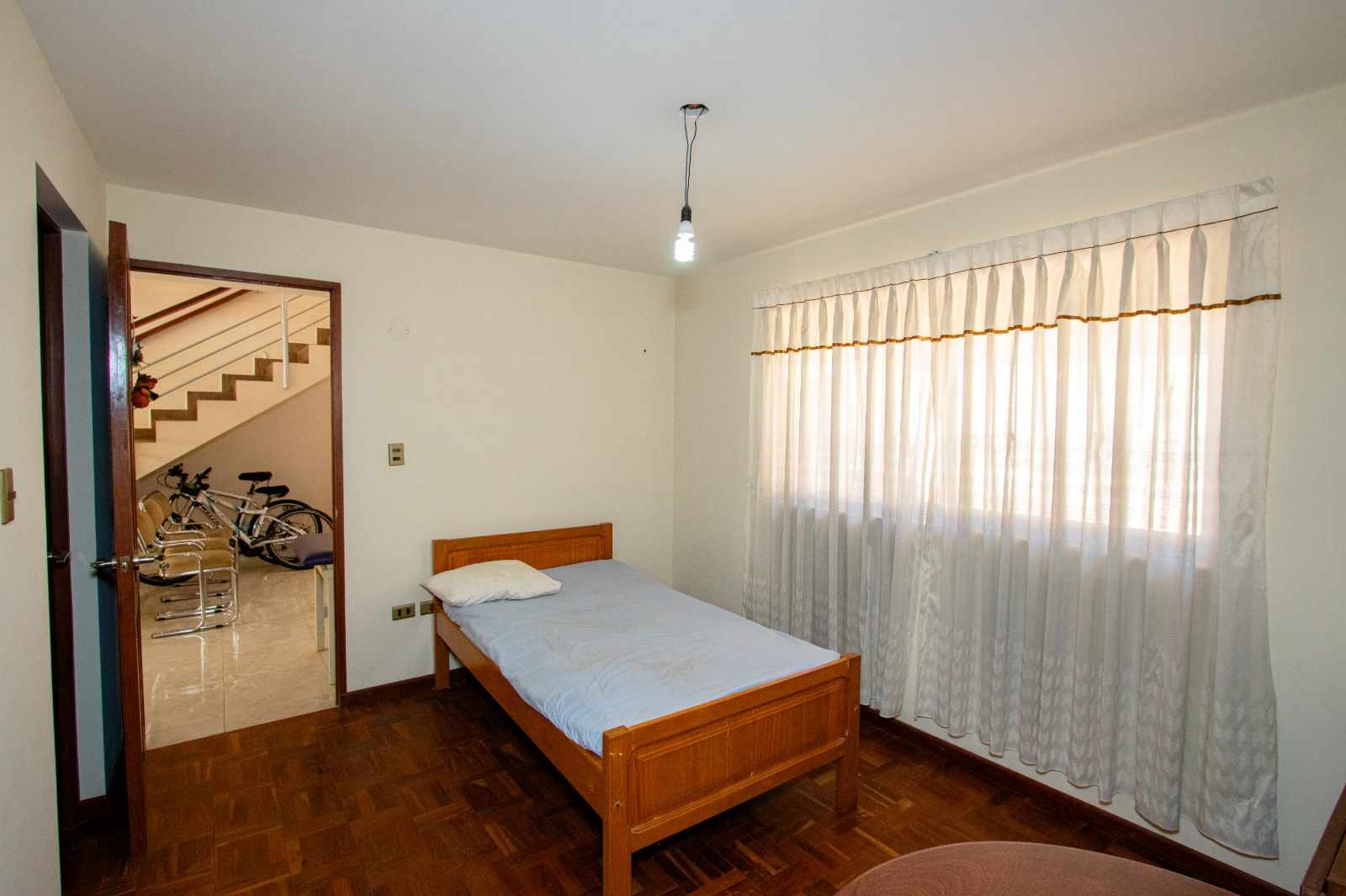 Casa en VentaAv. República - Y Av. 6 de agosto Sur 3 dormitorios 2 baños 2 parqueos Foto 30