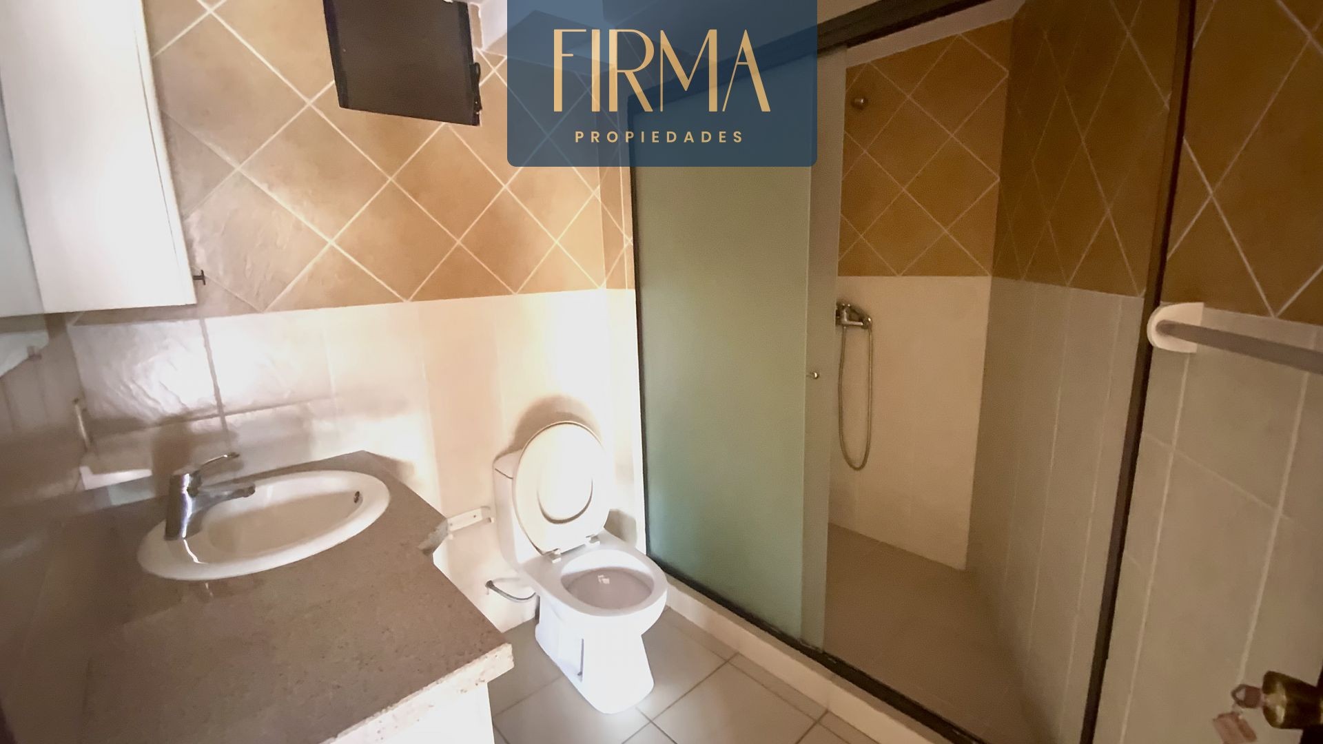 Departamento en Miraflores en La Paz 6 dormitorios 4 baños 1 parqueos Foto 13