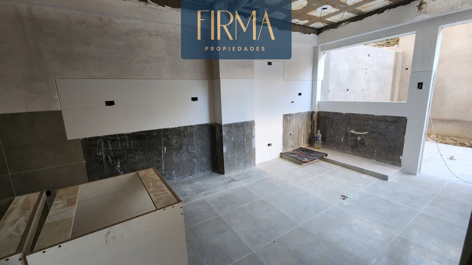 Casa en Achumani en La Paz 4 dormitorios 5 baños 2 parqueos Foto 3