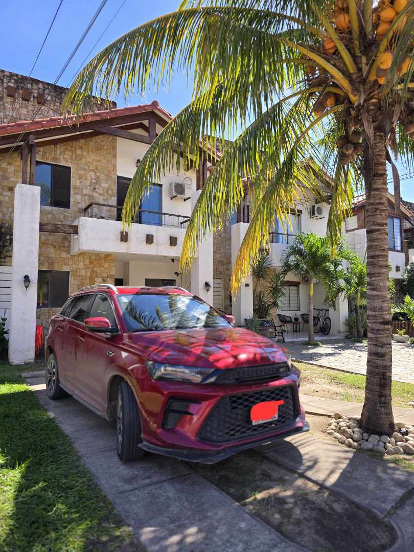 Casa en VentaZONA NORTE Km 8   1 /2 4 dormitorios 4 baños 2 parqueos Foto 10