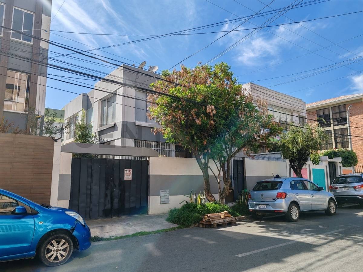 En Alquiler a Bs 11,800 Foto 3
