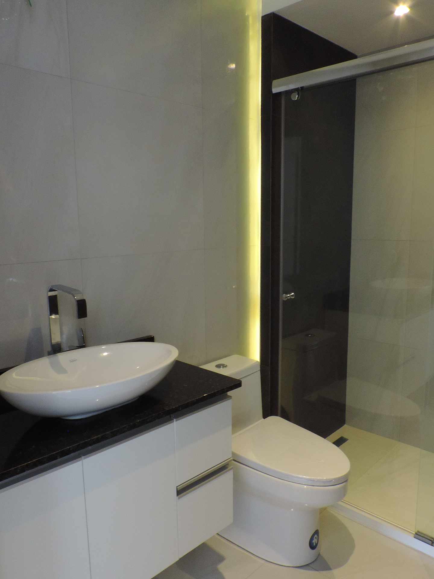 Casa Calle 4 y 7 Urbanización El PEDREGAL - Zona Alto Calacoto (Final Av. Costanera) Foto 9