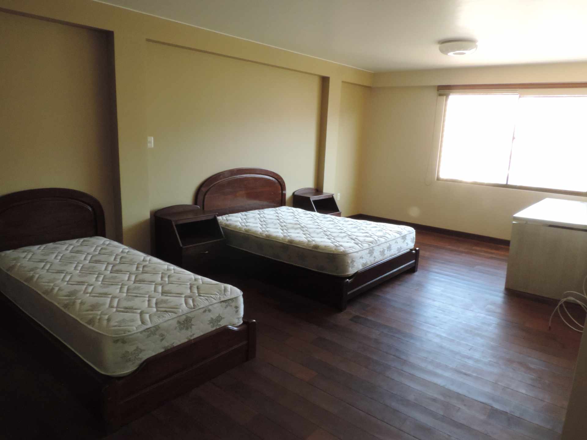 Departamento en Obrajes en La Paz 4 dormitorios 4 baños 1 parqueos Foto 2