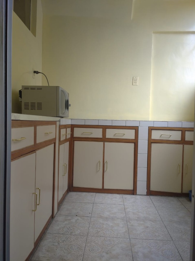 Departamento en AlquilerZona Centro, Av. Arce cerca Calle Montevideo 4 dormitorios 2 baños  Foto 4