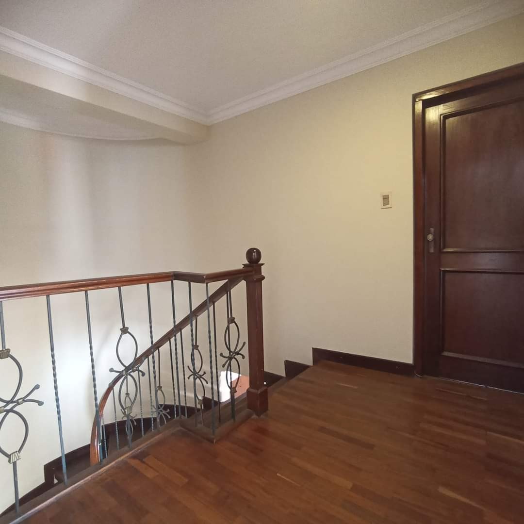 Departamento en Obrajes en La Paz 3 dormitorios 4 baños 1 parqueos Foto 27