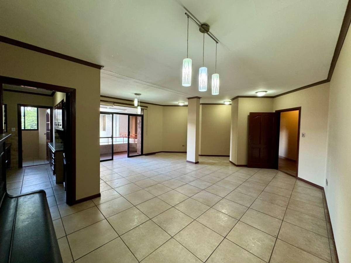 En Alquiler a $us 718 Foto 4