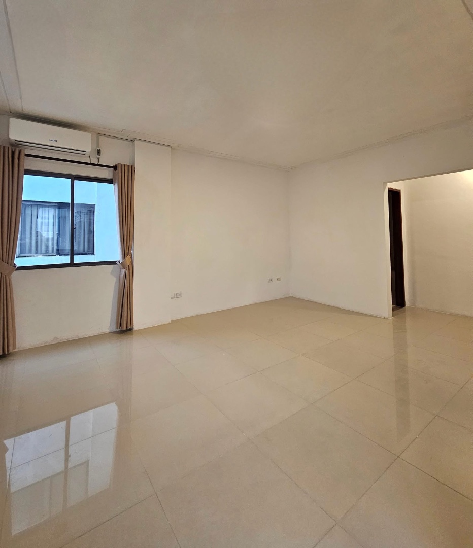 Departamento en Entre 1er y 2do anillo Norte en Santa Cruz de la Sierra 3 dormitorios 3 baños 1 parqueos Foto 7