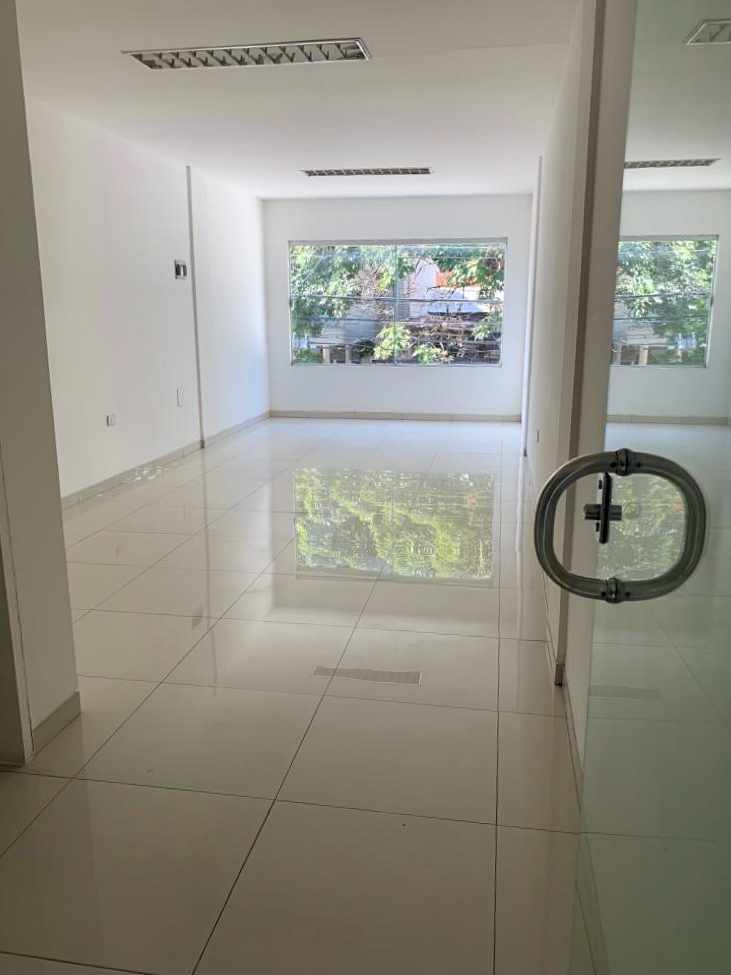 Local comercial en VentaJuan de Garay Av. Velarde Diagonal Starbucks  3 baños  Foto 10