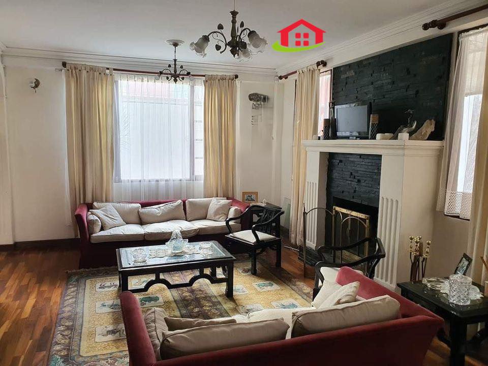 Casa en VentaAlto Irpavi  4 dormitorios 4 baños 3 parqueos Foto 3