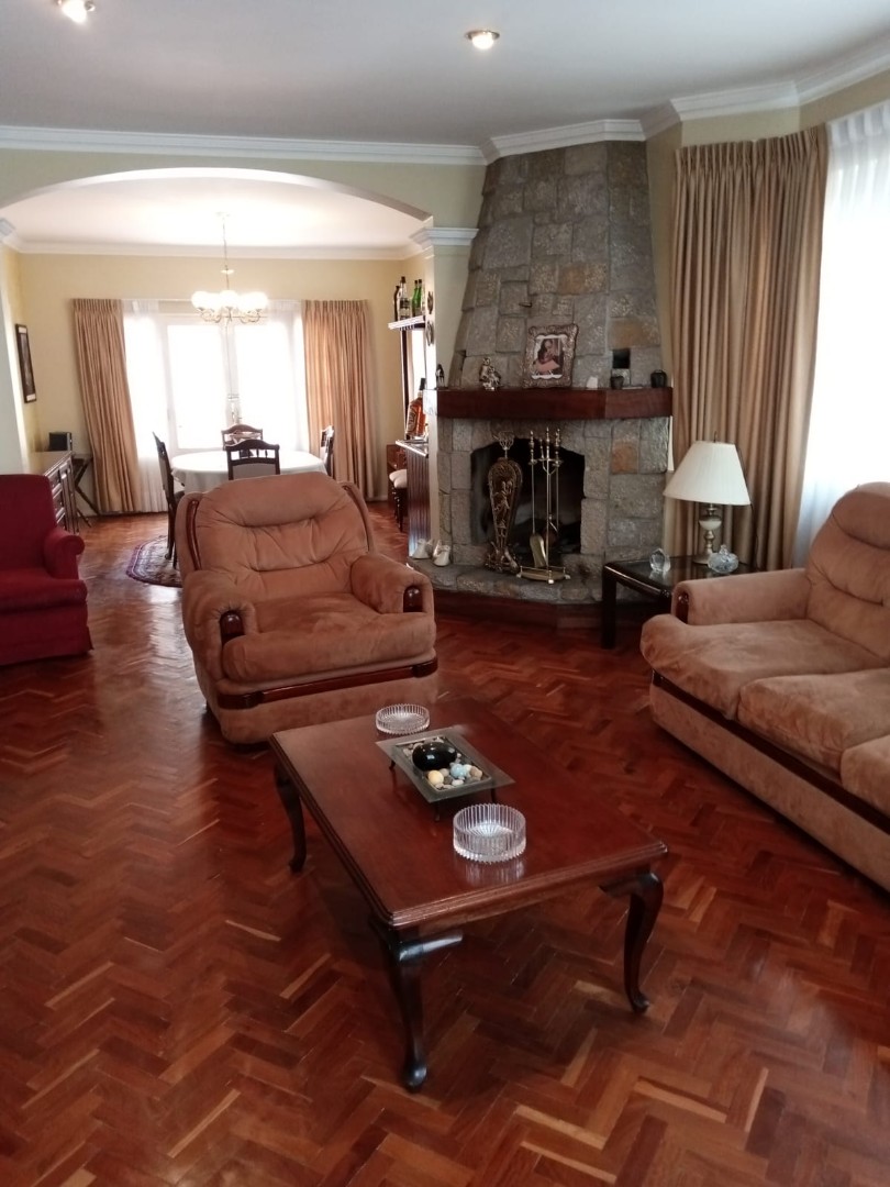 Casa en Irpavi en La Paz 3 dormitorios 3 baños 3 parqueos Foto 3