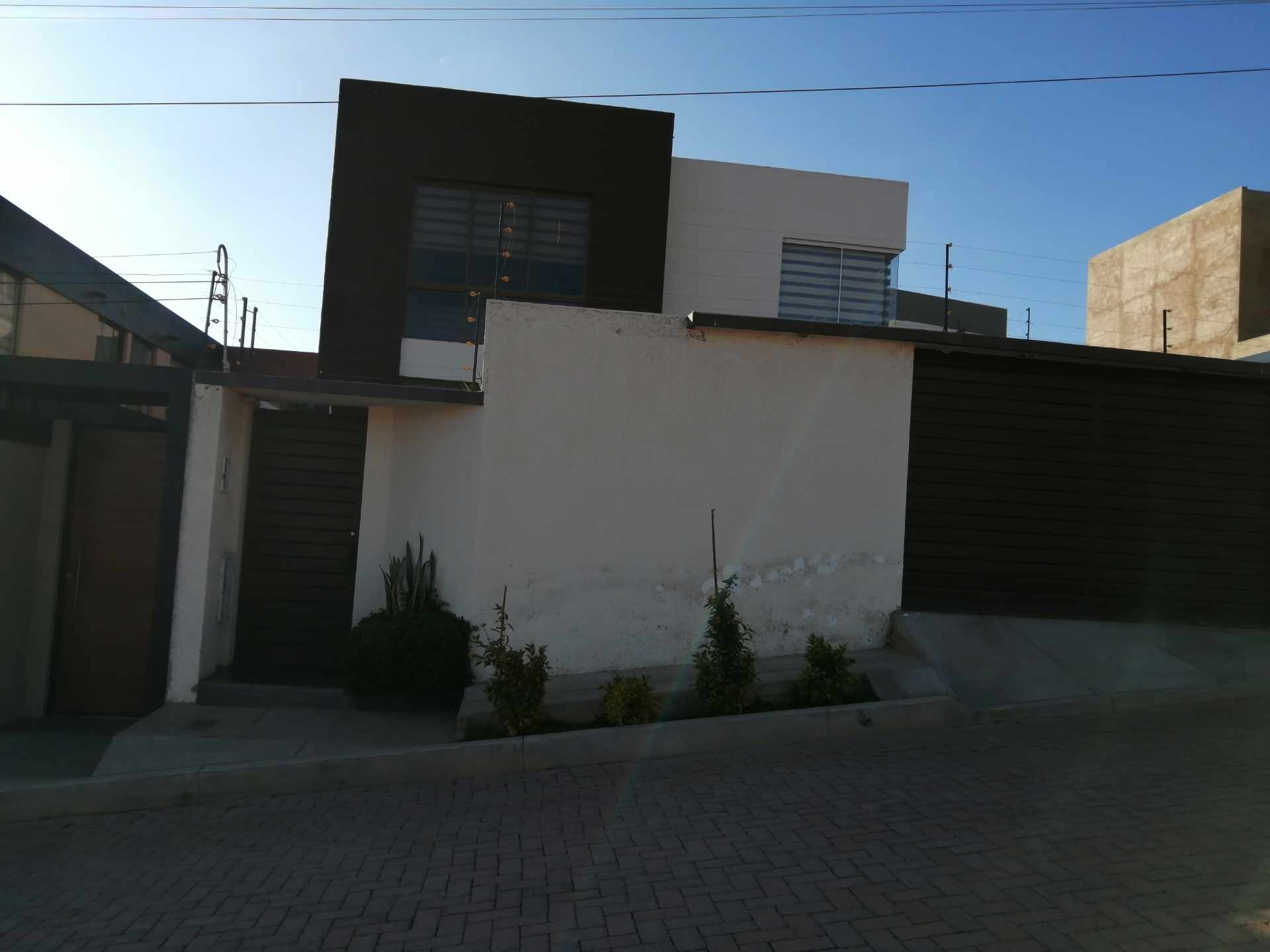 Casa en Aranjuez en Cochabamba 3 dormitorios 3 baños 2 parqueos Foto 1