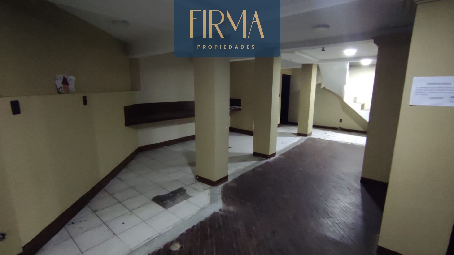 Local comercial en Achumani en La Paz  5 baños  Foto 12