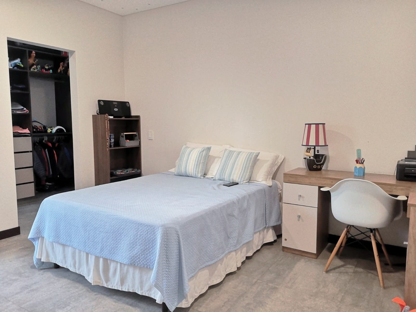 Casa en Urubó en Santa Cruz de la Sierra 4 dormitorios 6 baños 4 parqueos Foto 14