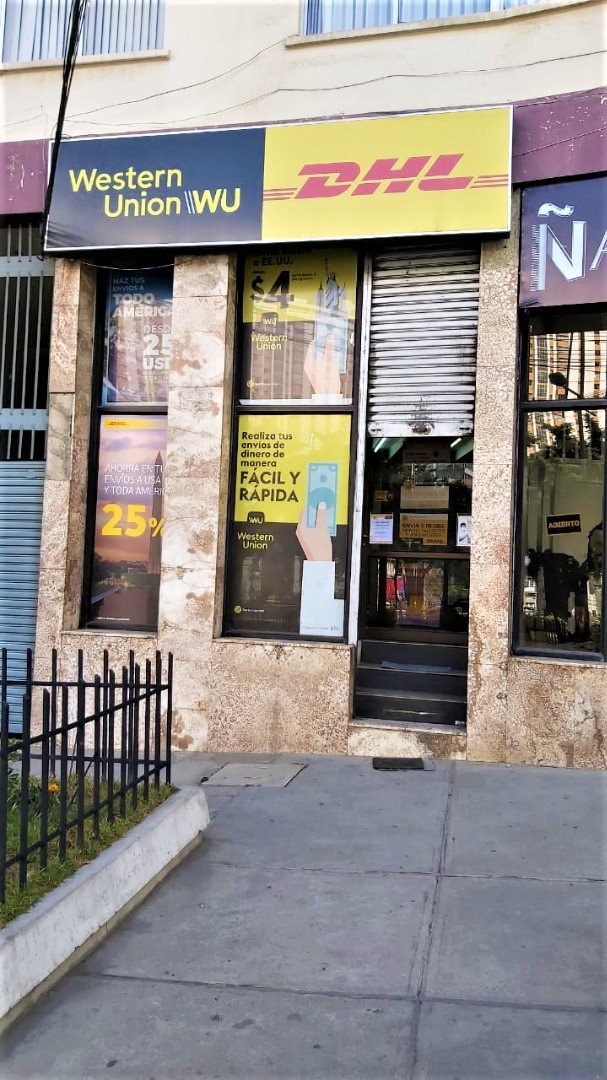 Local comercial LOCAL COMERCIAL EN VENTA - PLAZA ISABEL LA CATÓLICA - DONDE FUNCIONA  DHL  Y WESTERN UNION Foto 1