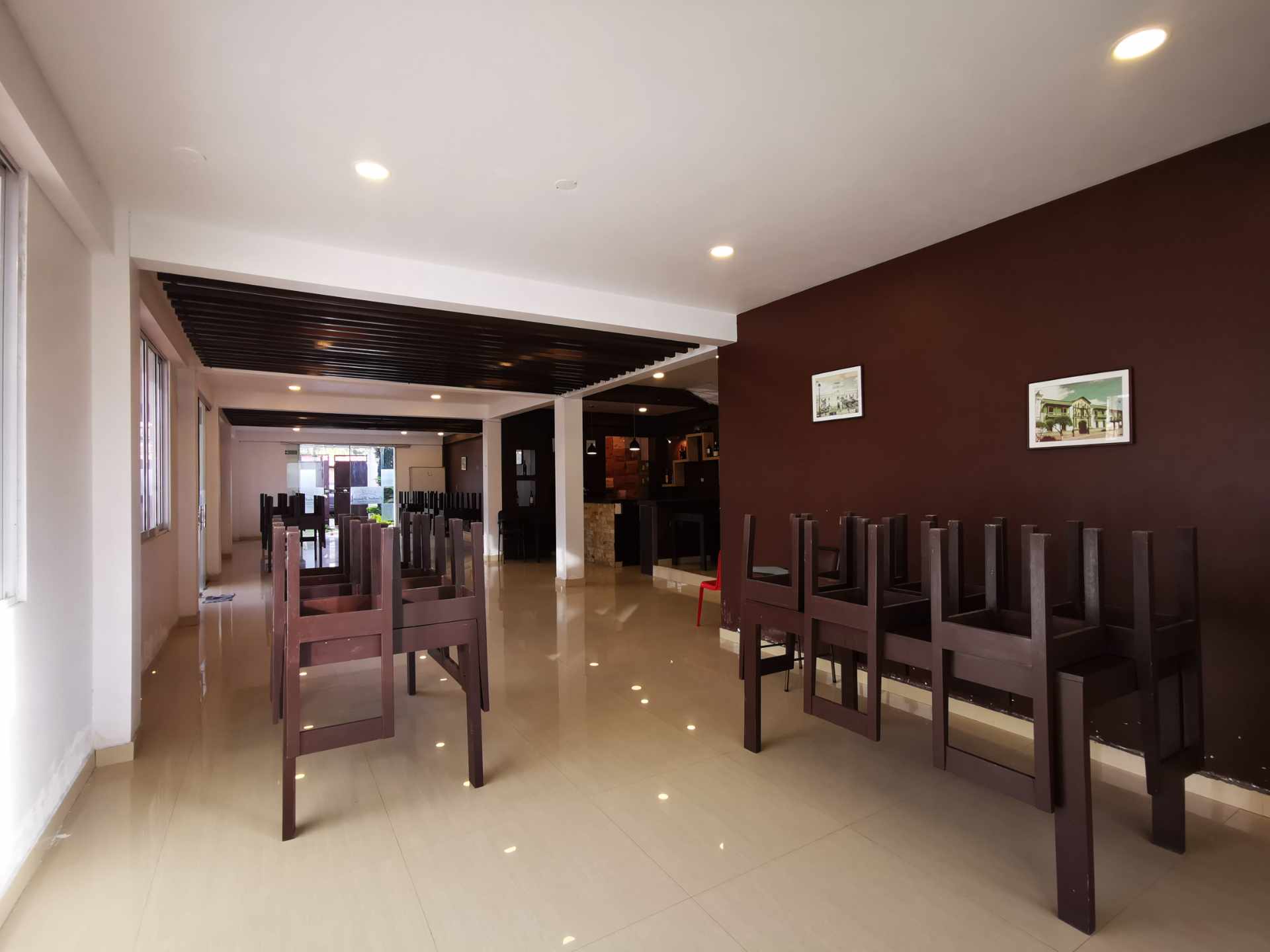 Local comercial en AnticréticoCalle Las Vertientes - a 30 metros de la Av. Chiquicollo  2 baños  Foto 15