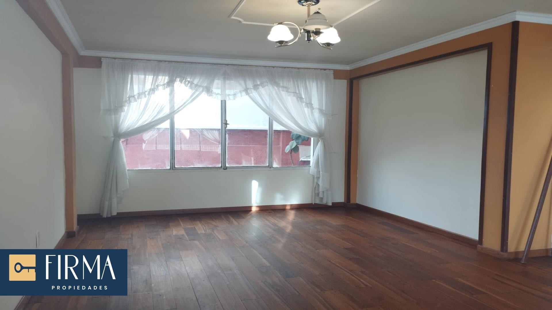 Casa en VentaCASA EN VENTA, COTA COTA 3 dormitorios 4 baños 1 parqueos Foto 4