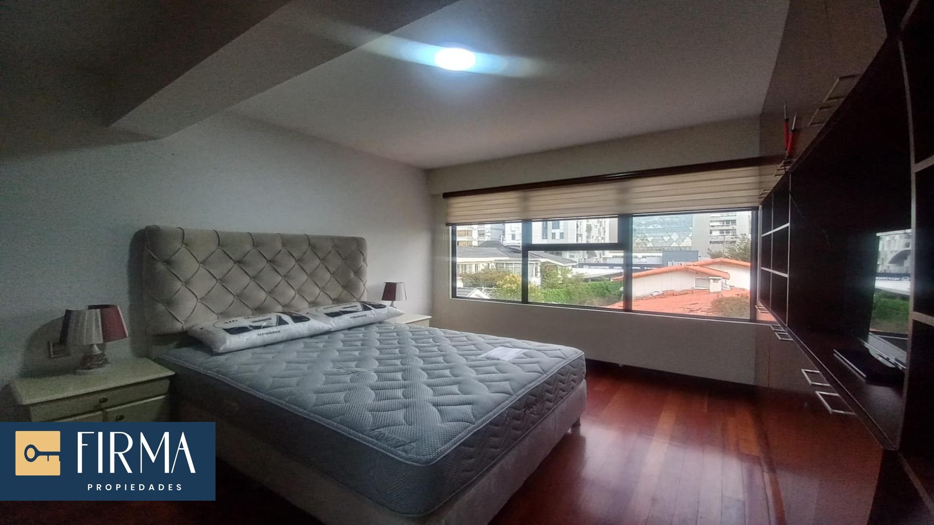 Departamento en Alquiler DEPARTAMENTO EN AQUILER AMPLIO AMOBLADO Y TOTALMENTE EQUIPADO EN CALACOTO 3 dormitorios 3 baños 1 parqueos Foto 14