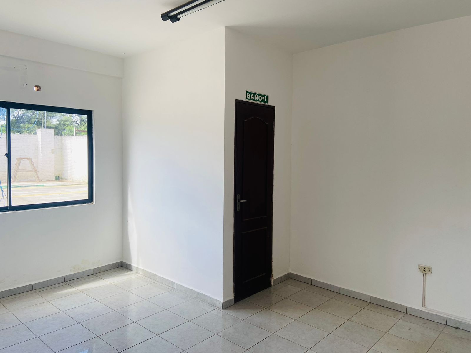 Galpón en AlquilerCotoca, Av. Doble vía Noel Kempff. Entre 1er y 2do anillo    Foto 4