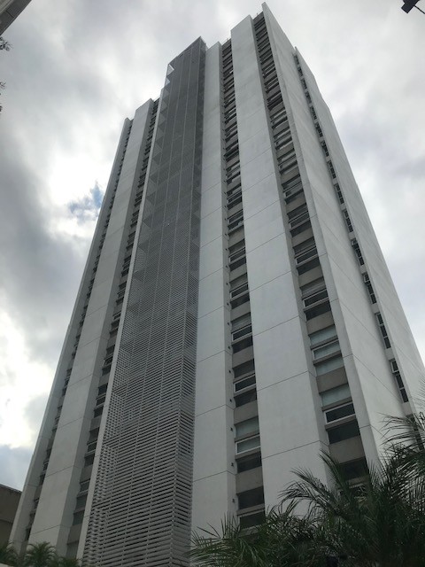 Departamento en Equipetrol en Santa Cruz de la Sierra 2 dormitorios 3 baños 1 parqueos Foto 1