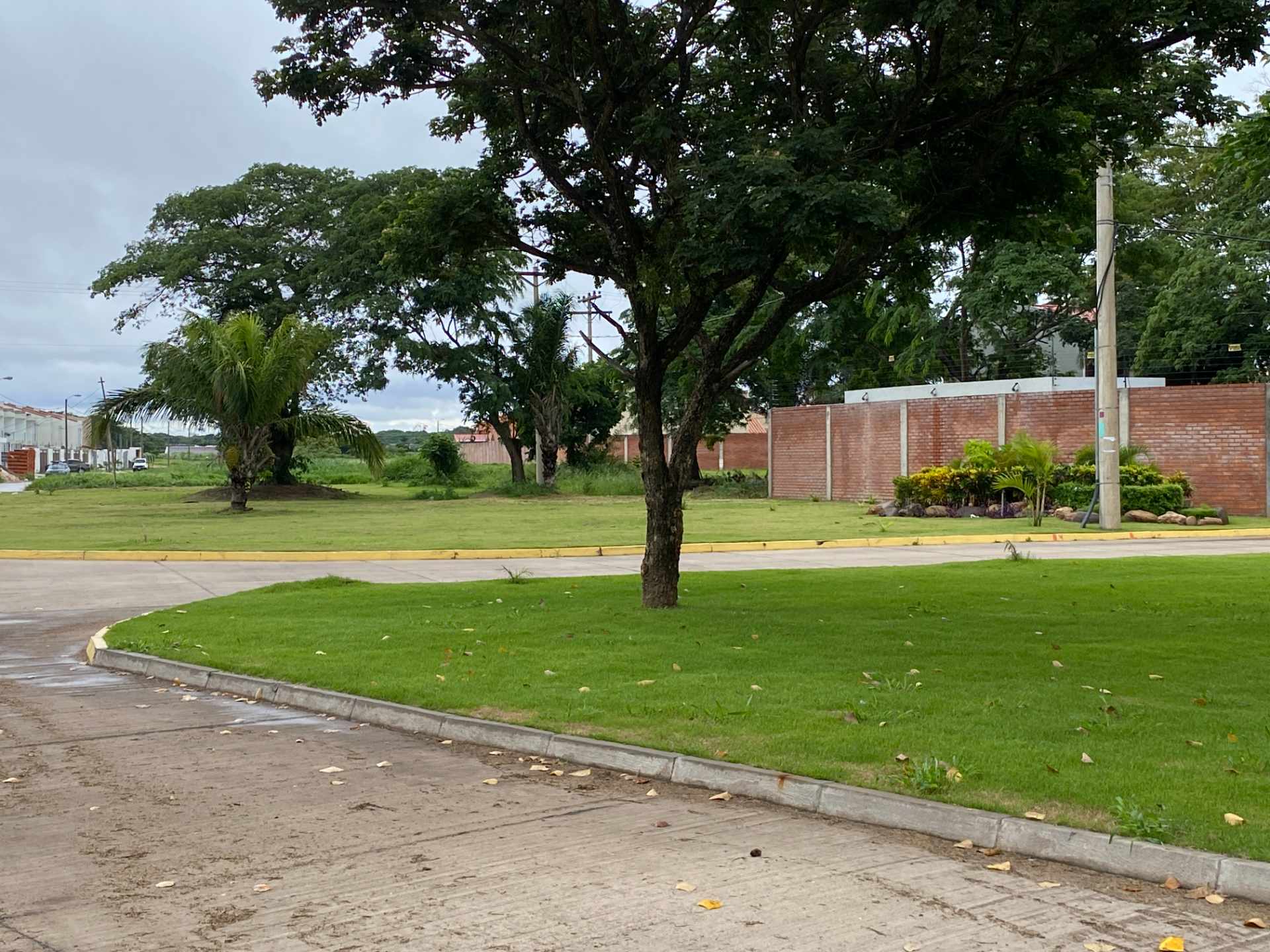 Casa en VentaCondominio Las Palmeras 2. Km 8 Carretera al Norte entrando por Mainter, al lado de ASAI NORTE.   4 dormitorios 4 baños 2 parqueos Foto 22