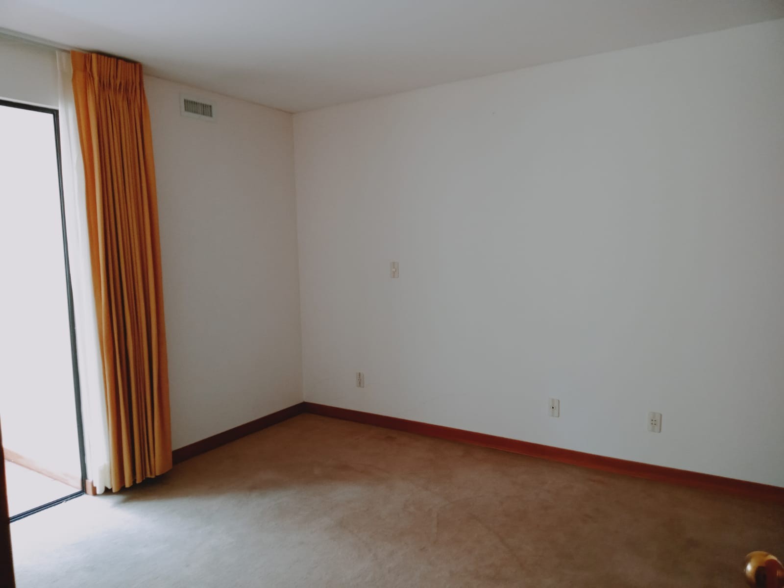 Departamento en AnticréticoANTICRETICO REGISTRABL, ELEGANTE DEPARTAMENTO EN ACHUMANI SECTOR ASILO 3 dormitorios 4 baños 2 parqueos Foto 8