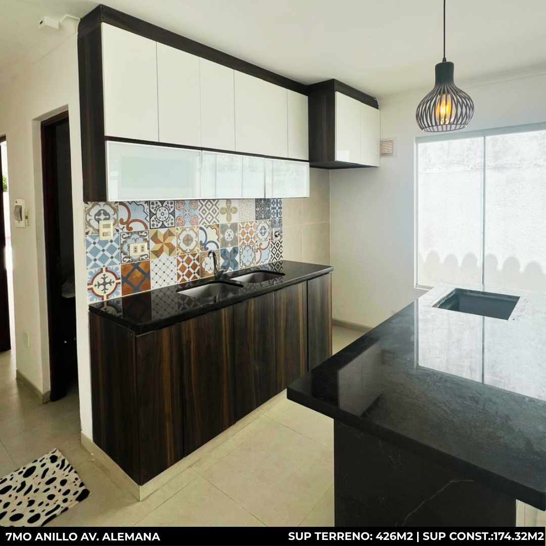 Casa en VentaZona Norte 7mo anillo Av Alemana (TC 7) Foto 6