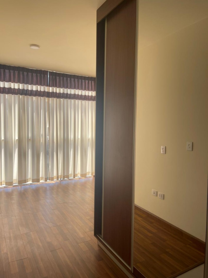 Departamento en AlquilerBS.2500.- DEPARTAMENTO  3DORM. + EXPENSAS PROX. CALLE ESTEBAN ARCE Y URUGUAY 3 dormitorios 2 baños  Foto 8