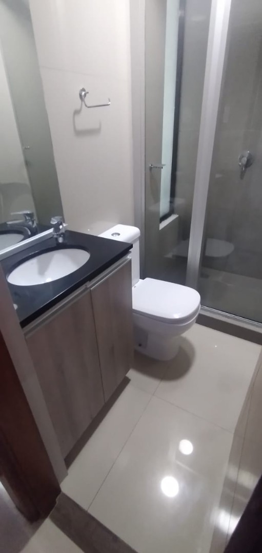 Departamento en AlquilerBARRIO URBARI ENTRE 2do y 3er ANILLO- alquiler Foto 3