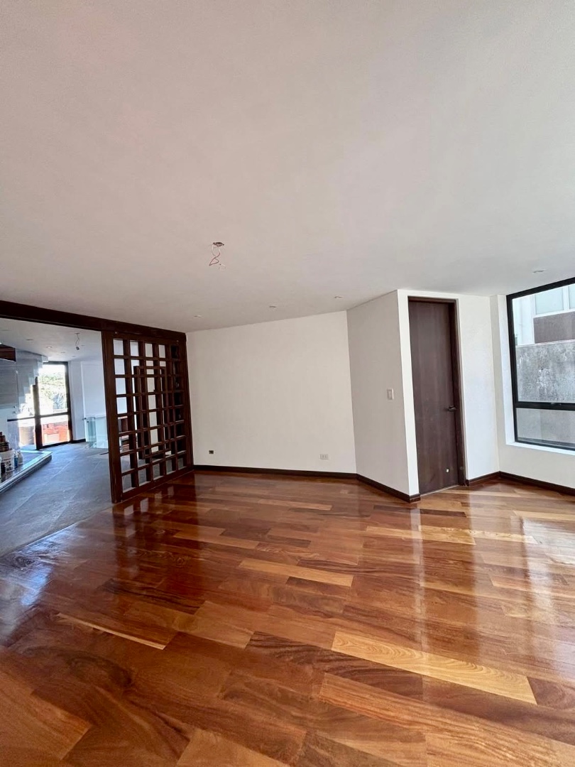 Casa en VentaACHUMANI 4 dormitorios 6 baños 2 parqueos Foto 1