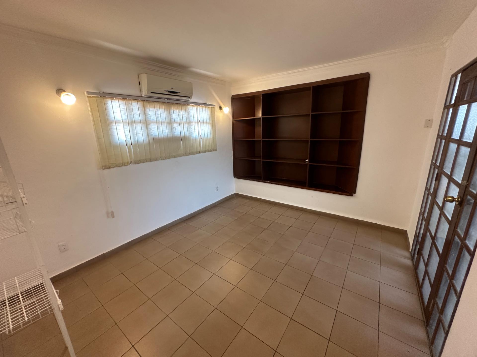 Casa en AlquilerBarrio Hamacas Calle 7 Oeste (Av. Beni y 4to Anillo) 3 dormitorios 2 baños 2 parqueos Foto 8
