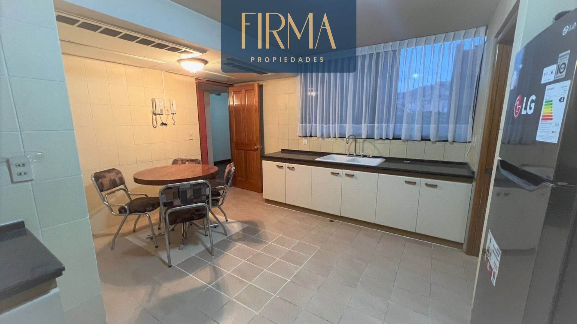 Departamento en Centro en La Paz 3 dormitorios 4 baños 1 parqueos Foto 6