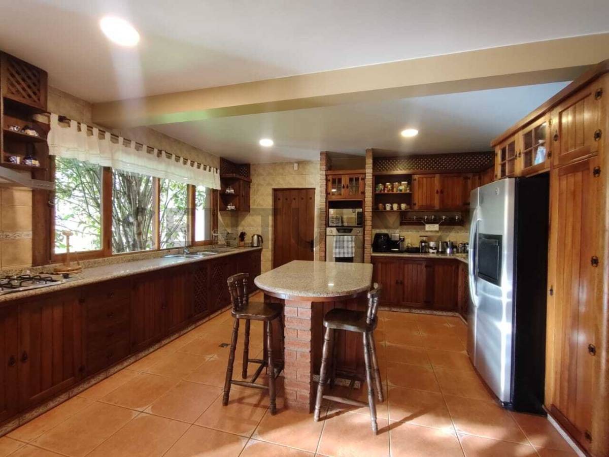 Casa en AlquilerCASA EN ALQUILER EN JARDINES DEL SUR Foto 4