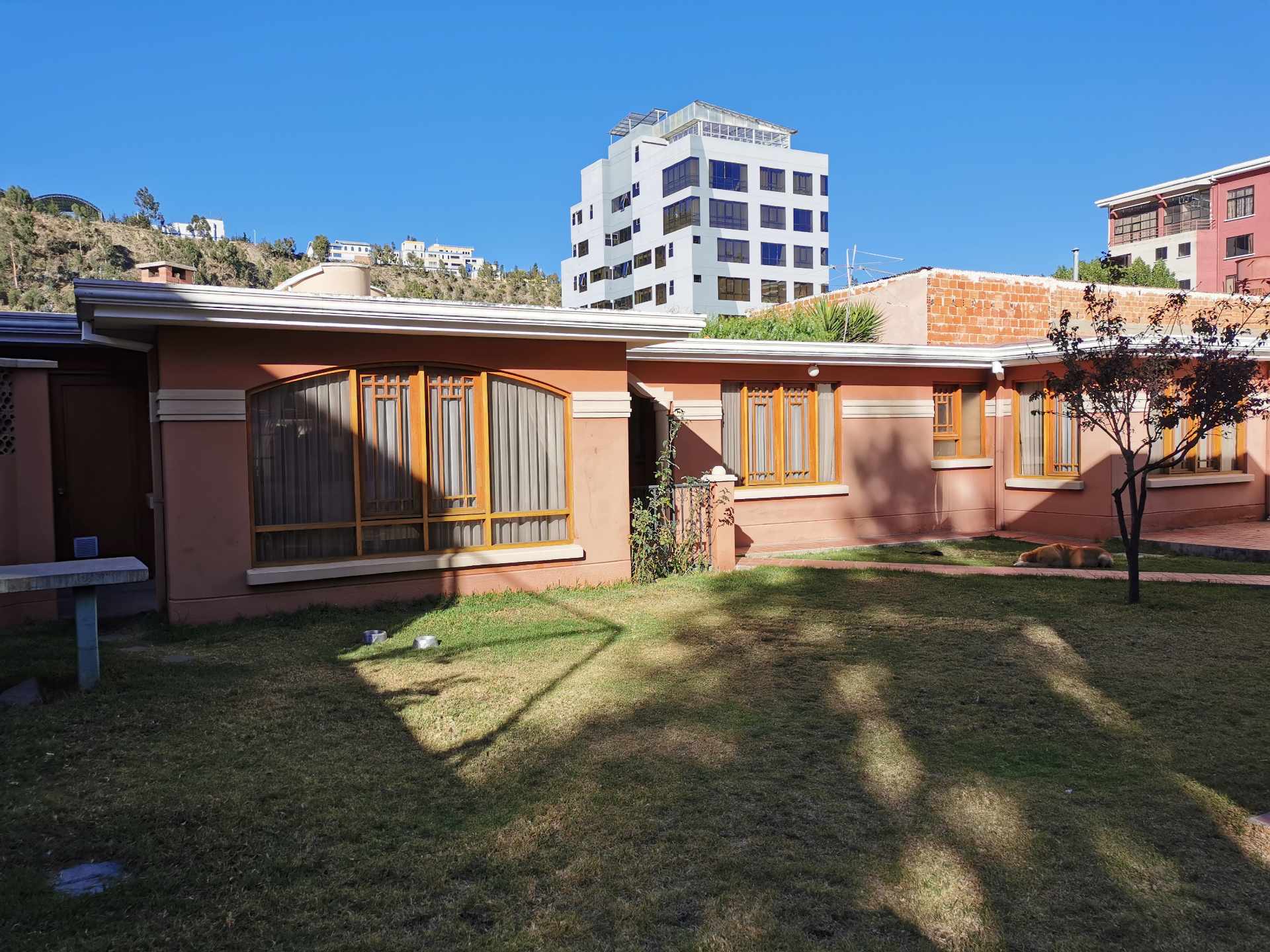 Casa en Irpavi en La Paz 5 dormitorios 5 baños 3 parqueos Foto 10