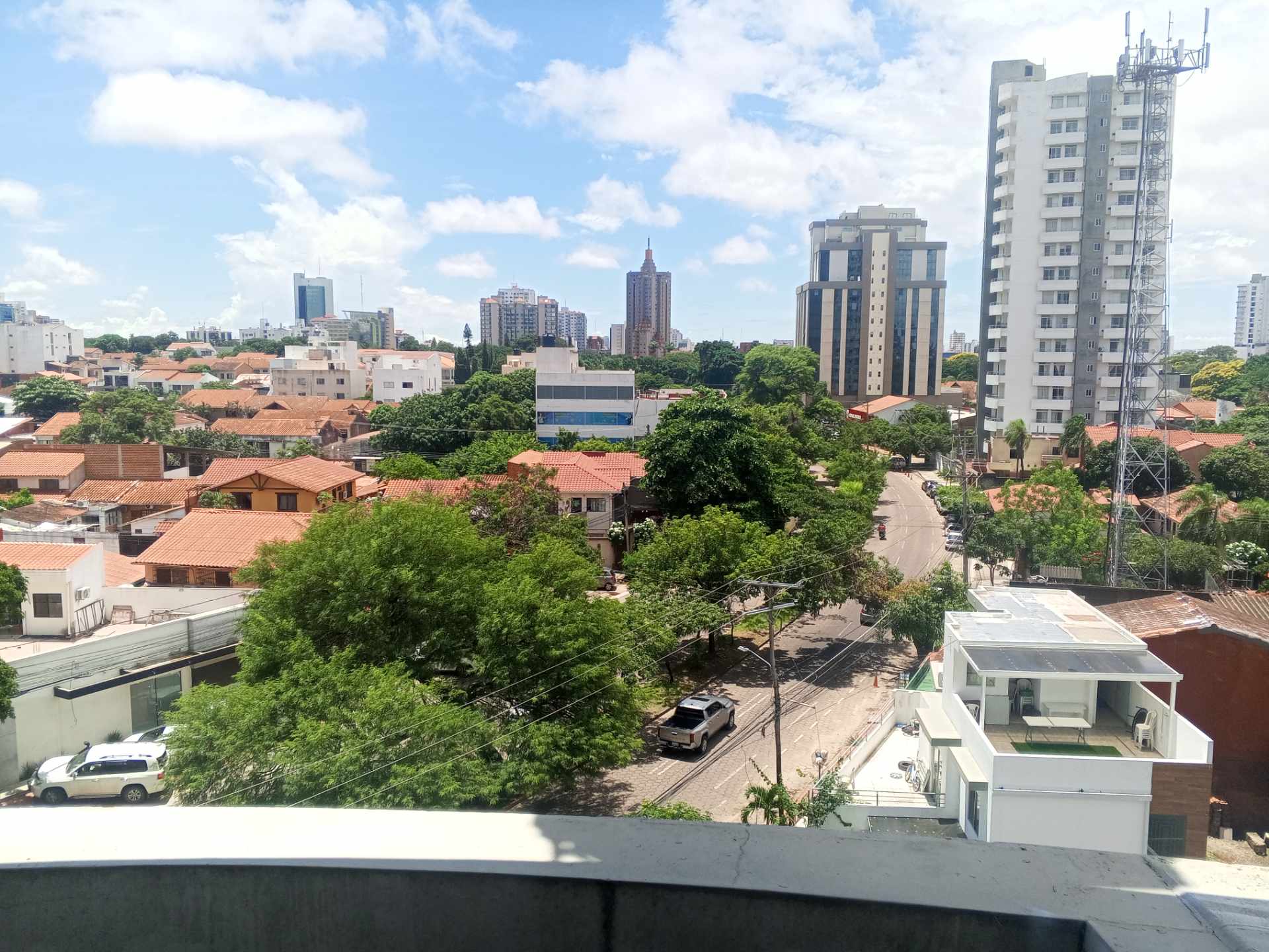 Departamento en VentaCondominio Cupesí, Vendo dpto. 2 dormitorios sin muebles, pet friendly, sobre Av. Ovidio Barbery (2do. y 3er. Anillo), cerca de Zona Isuto e Equipetrol. 2 dormitorios 2 baños 1 parqueos Foto 18