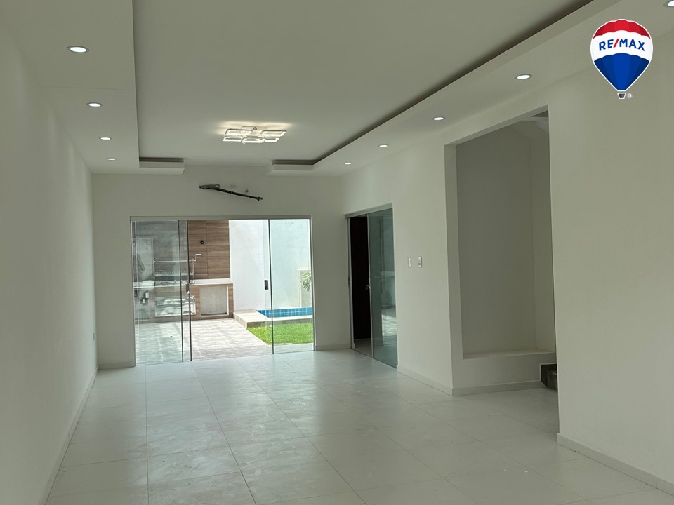 Casa en VentaZona Norte, 7mo Anillo. 4 dormitorios 3 baños 2 parqueos Foto 10