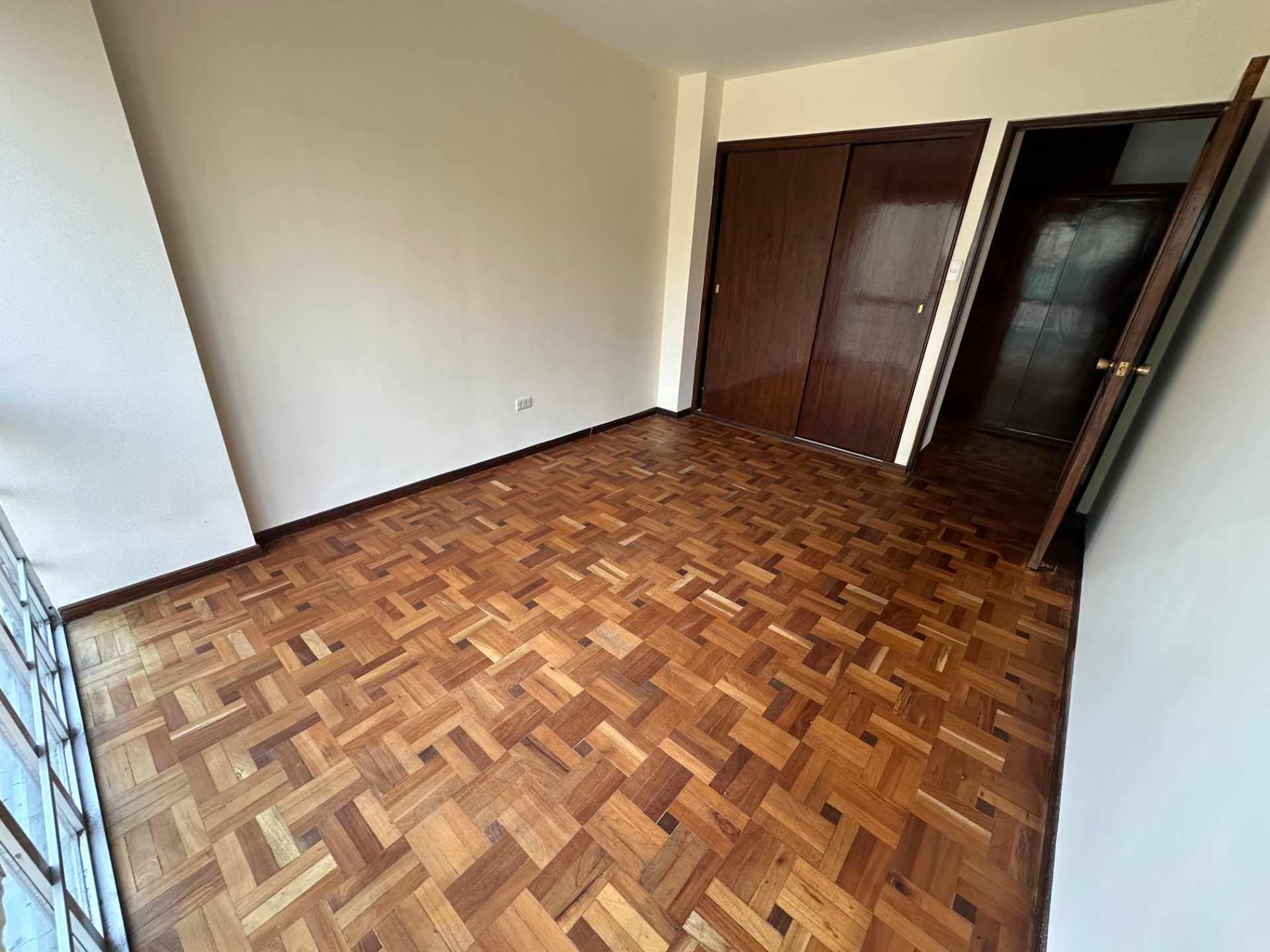 Departamento en San Jorge en La Paz 4 dormitorios 4 baños 1 parqueos Foto 6