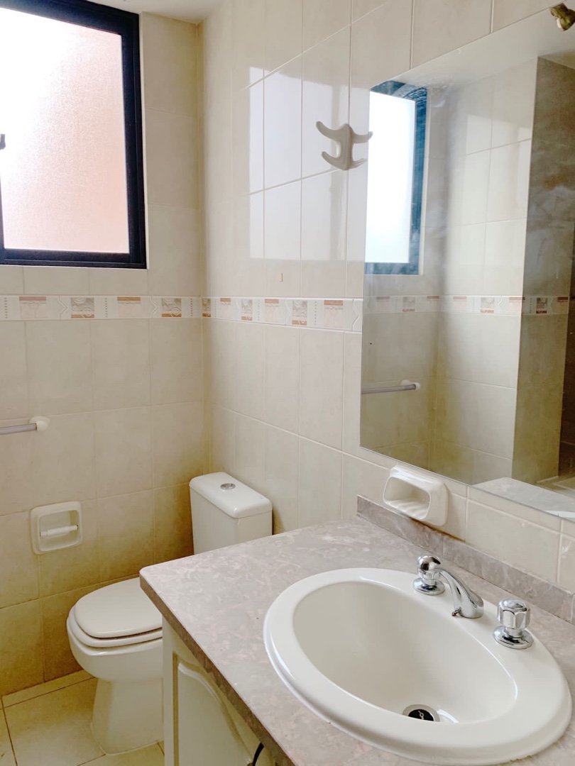 En Alquiler a $us 450 Foto 5