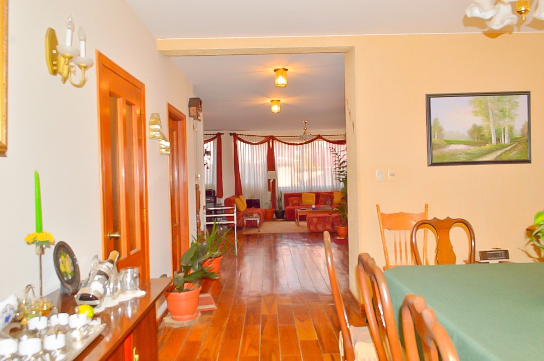 Casa en Venta<b>CASA EN VENTA EN ACHUMANI BAJO</b> 4 dormitorios 4 baños 2 parqueos Foto 15