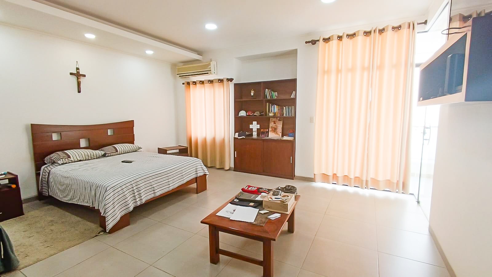 Casa en Venta<b>ZONA NORTE - CASA EN VENTA DE 3 DORMITORIOS, CONDOMINIO LOS MANGALES</b> 3 dormitorios 3 baños 2 parqueos Foto 9