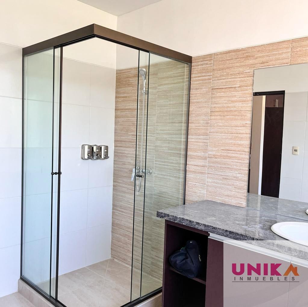 En Alquiler a $us 1,200 Foto 10