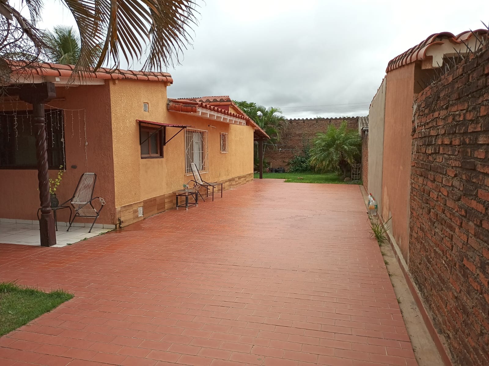 Casa en VentaURB TOBOROCHI ZONA SUR CALLLE EL NOGAL ; Líneas De Micro 1, 115, 116, 77, 78, 120
zona Sur
colinda Con Barrio El Caminero / Blooming / Las Amaericas / El Paraiso 3 dormitorios 1 baños 2 parqueos Foto 9
