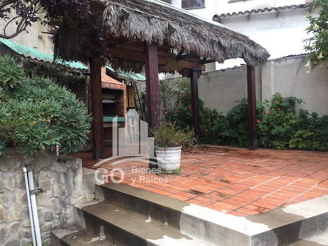 Casa en Achumani en La Paz 3 dormitorios 2 baños 1 parqueos Foto 15