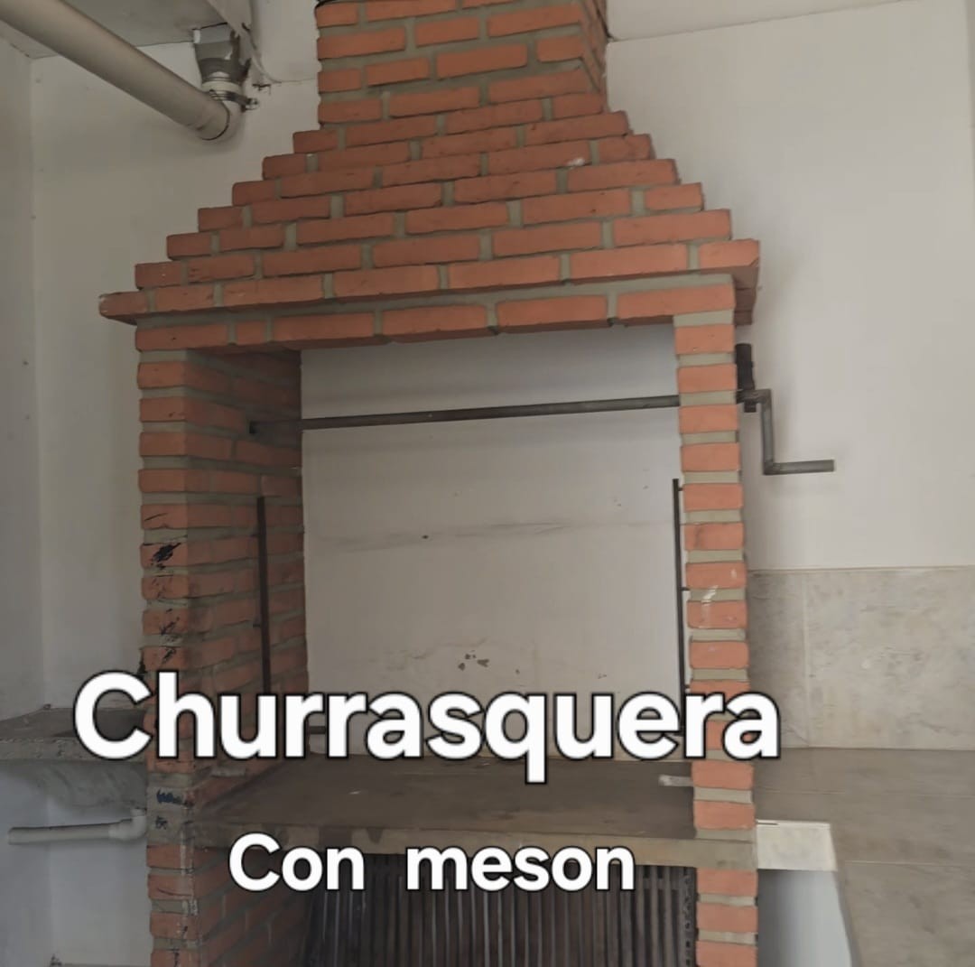 Casa en AlquilerSobre Av Casa en Alquiler zona Norte, Beni 3 dormitorios 2 baños 3 parqueos Foto 6