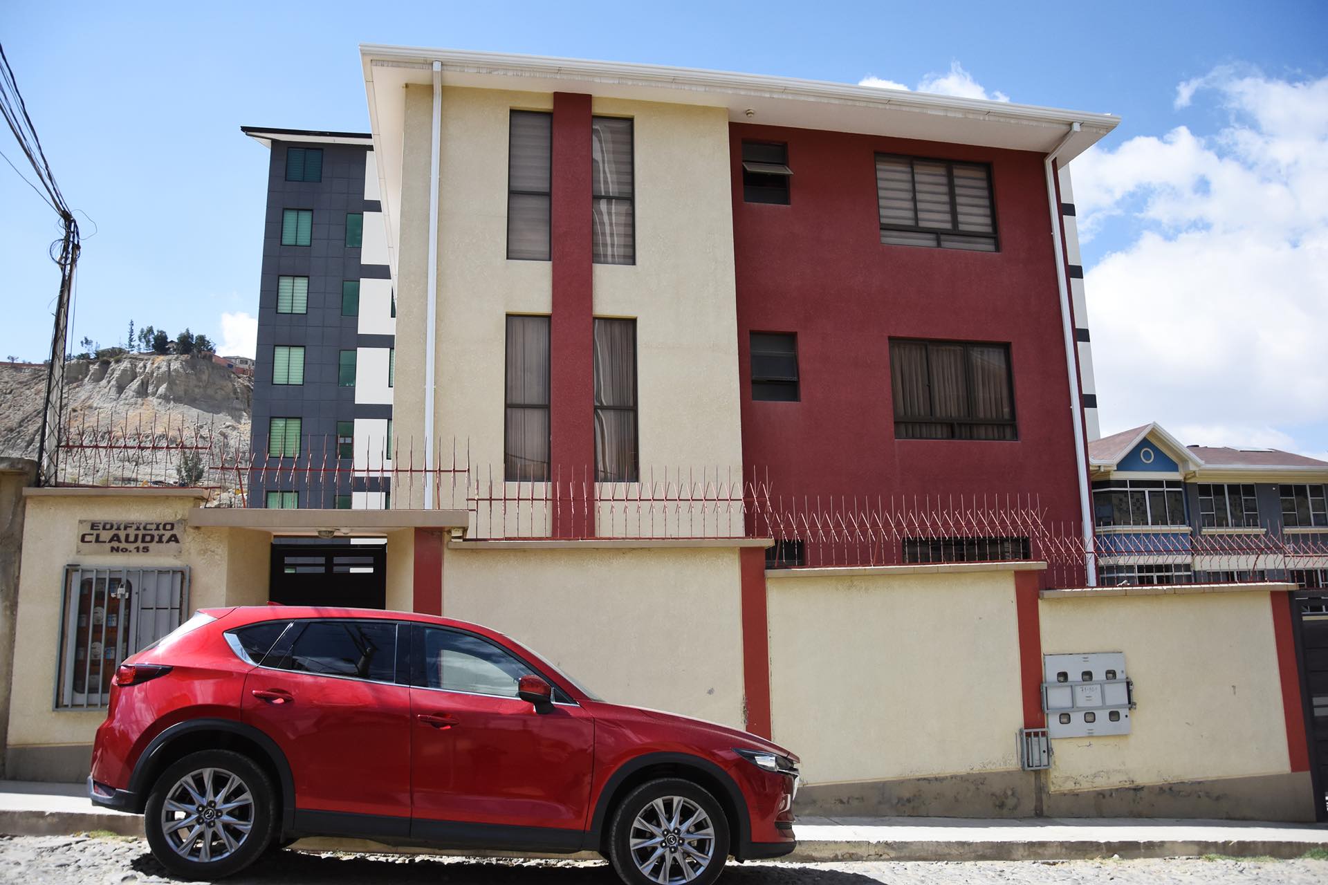 Departamento en VentaIrpavi 2 
Calle Ruiseñor #15 Edificio Claudia Foto 1