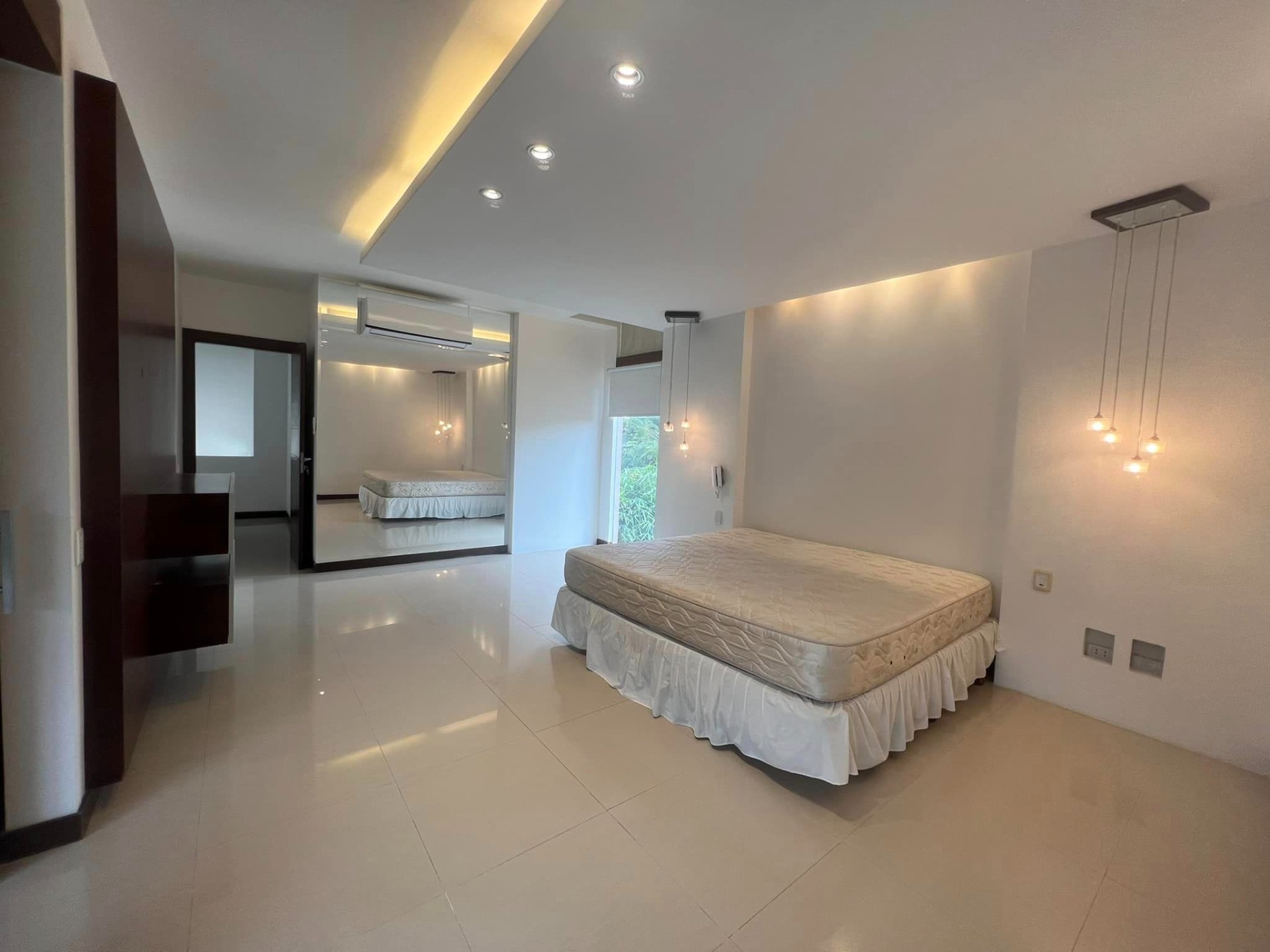 Casa en AlquilerCONDOMINIO JARDINES DEL URUBO  4 dormitorios 5 baños 3 parqueos Foto 10