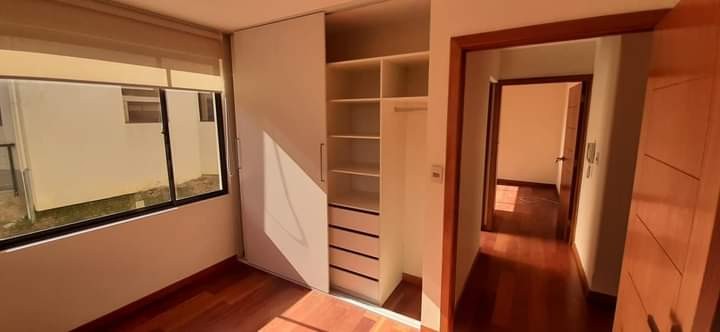 Casa Lomas de Achumani en condominio cerrado Foto 11