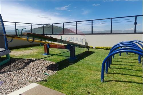 Departamento en Aranjuez en Cochabamba 3 dormitorios 4 baños 1 parqueos Foto 18