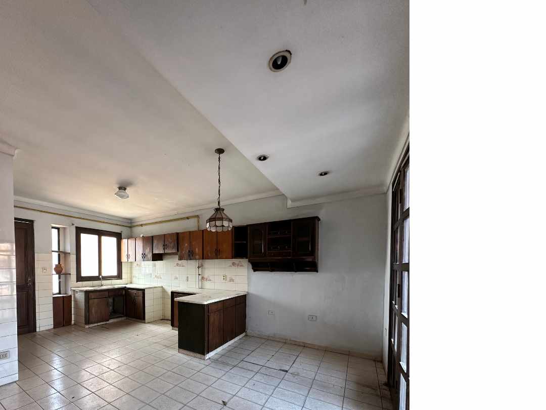Casa en Entre 3er y 4to anillo Norte en Santa Cruz de la Sierra 3 dormitorios 2 baños 3 parqueos Foto 10