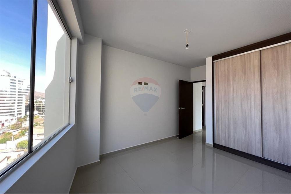 Departamento en VentaAv. Salamanca - Edificio Torre Manhattan 3 dormitorios 2 baños 1 parqueos Foto 9